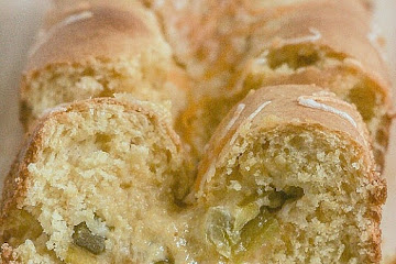 Spicy Cornbread Stuffed with Cheese
