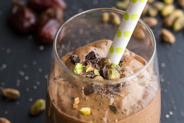 Chocolate Pistachio Chia Shake.