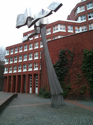 Skulptur am Landgericht