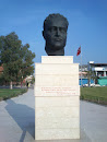 Nazım Hikmet Heykeli