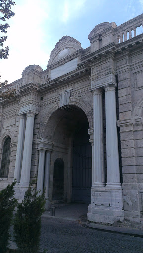 İÜ Süleymaniye Kapısı