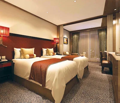 A look at the Uniworld Signature Suite aboard Century Legend. The suites, measuring 266 square feet and located on the Bridge Deck, come with a number of exclusive Uniworld amenities to make your trip to China even more rewarding.