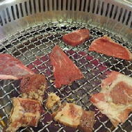 石頭日式炭火燒肉(新營-尊貴館)
