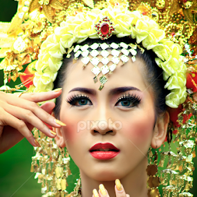 by Dhevid Pradana - People Fashion