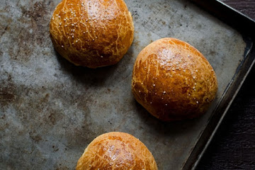Cheddar Brioche Buns