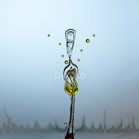 -- ALIEN ? -- by Robert  Fly - Abstract Water Drops & Splashes