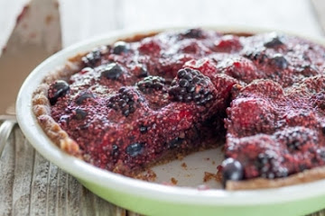 Raw Berry Chia Pudding Pie