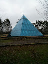Blaue Pyramiden