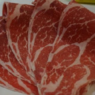 滿堂紅頂級麻辣鴛鴦火鍋