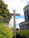 krzyż przy kościele św. Stanisława Kostki