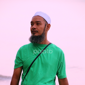 candid shot  by Muhd Haziq - People Portraits of Men