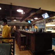 Jolly手工釀啤酒泰食餐廳