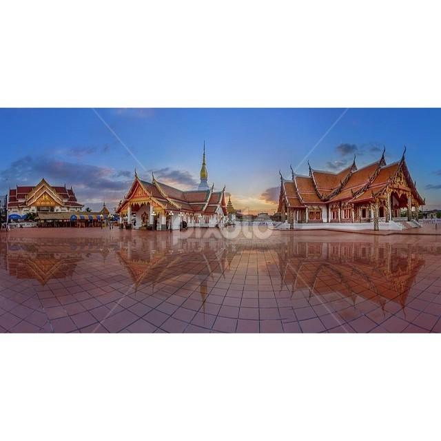 วัดพระธาตุเชิงชุมวรวิหาร by Jakkree Thampitakkul - Buildings & Architecture Architectural Detail