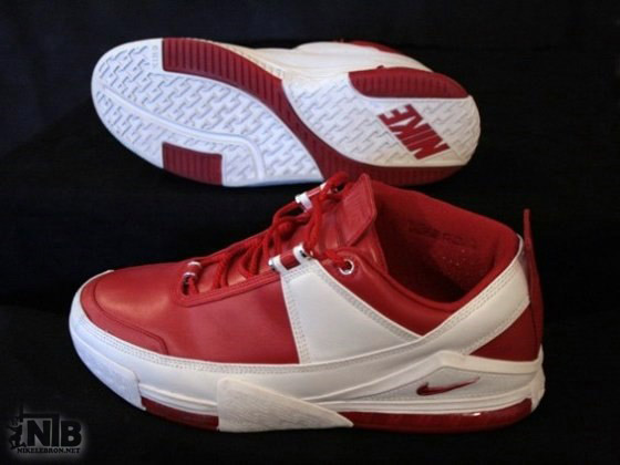 lebron low 2