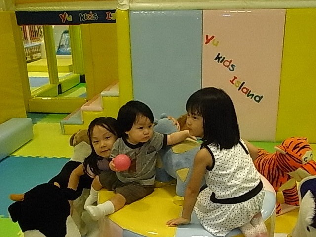 [girl22.jpg]