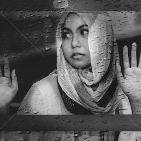 by Arul Arul - Black & White Portraits & People