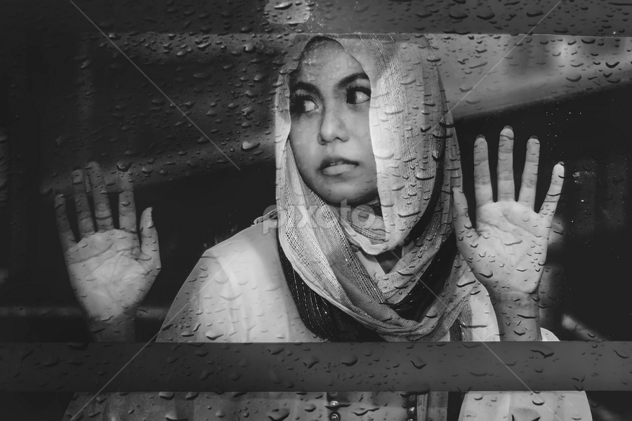 by Arul Arul - Black & White Portraits & People