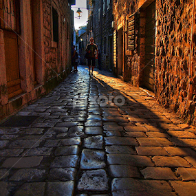 by Petar  Botteri - City,  Street & Park Neighborhoods