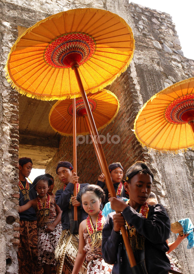 Sri Adji Djojo Bojo by Trias PhotoHape - News & Events Entertainment