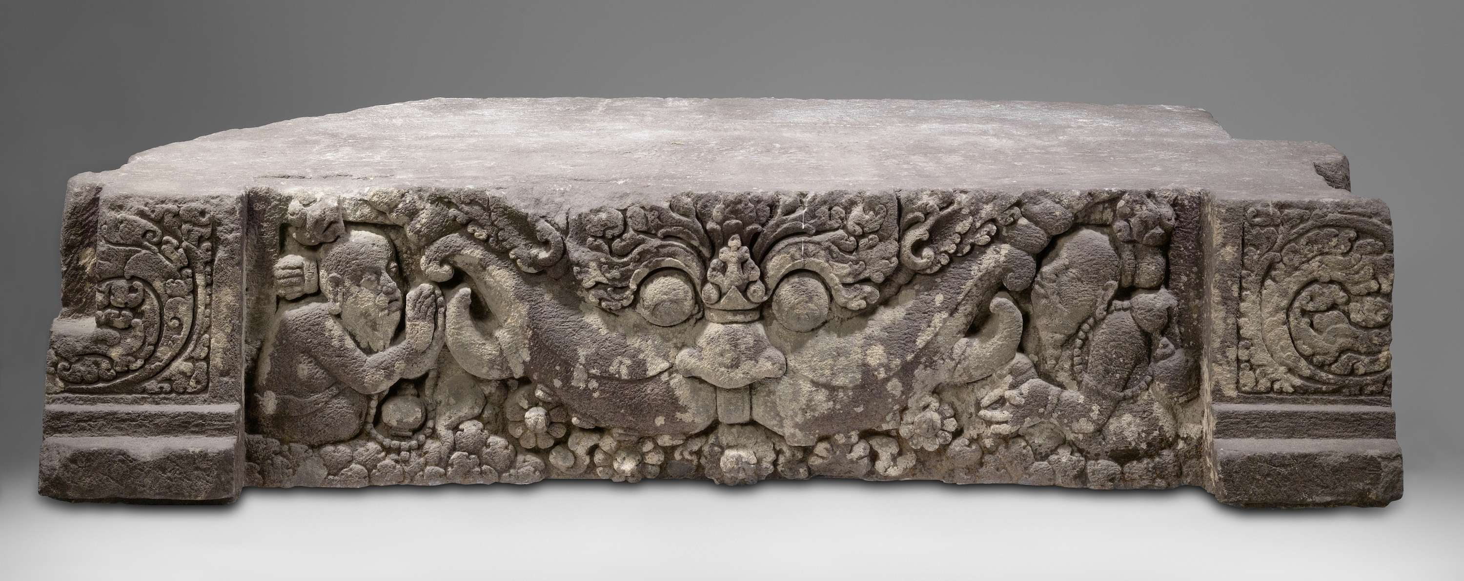 Lintel