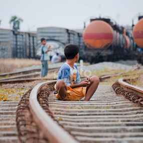 don't look back by Kesuma Wijaya - Babies & Children Children Candids