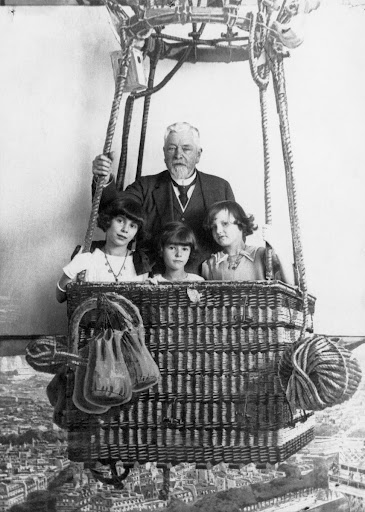 Gustave Eiffel et ses petites filles