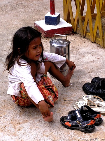 [Pchum Ben Day 2809008 203[5].jpg]