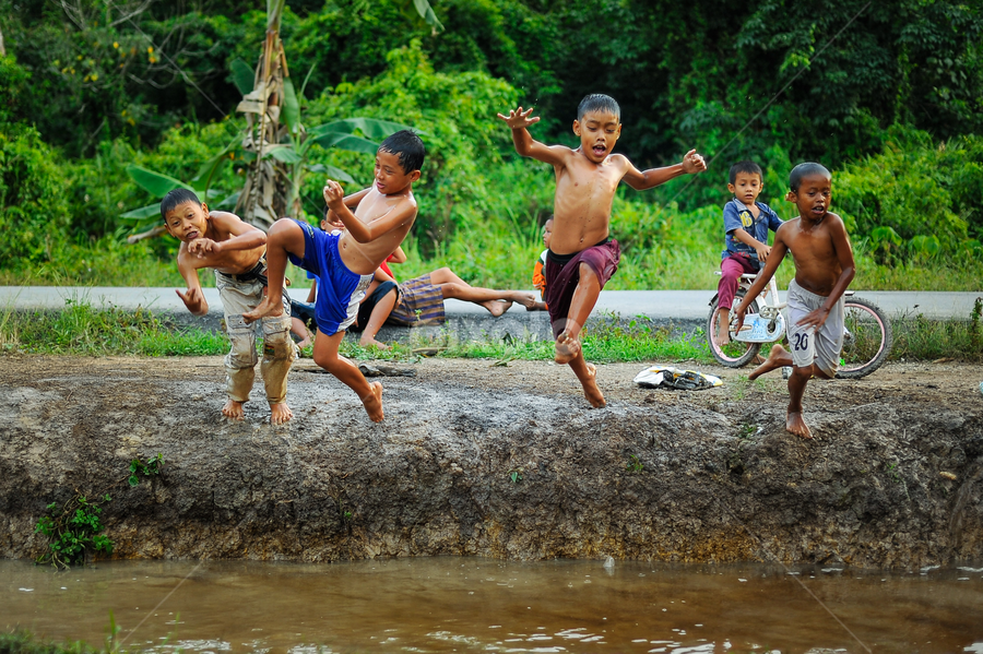 Bermain by Pandu Hari Santoso - Babies & Children Children Candids