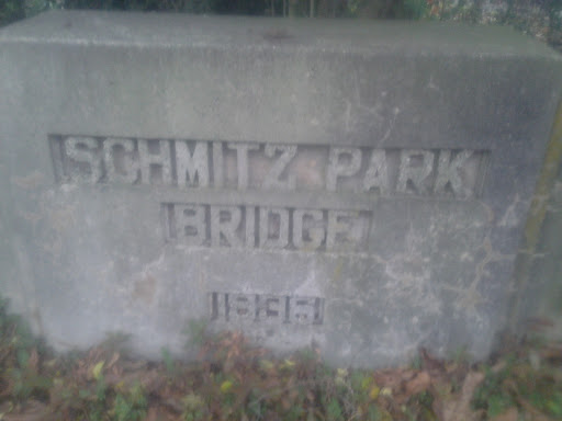 Schmitz Park Crossing