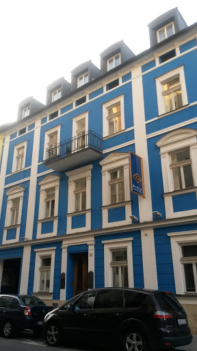 BISLA Blue House