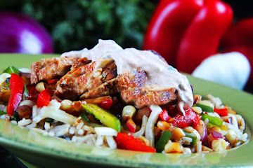 Honey Lime Chipotle Chicken Fajita Bowls with Chipotle Lime Crema
