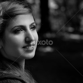 thinking.. by Bianca Oana - People Portraits of Women
