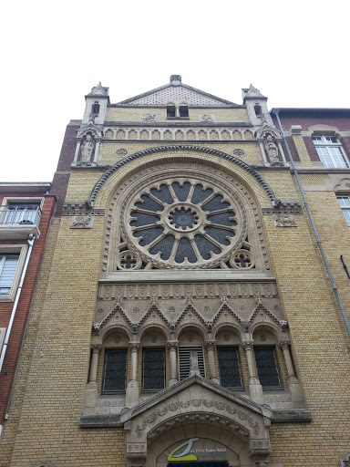 Façade Gothique Dans Le Centre D'Amiens
