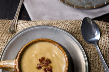 Creamy Cauliflower Bacon Soup