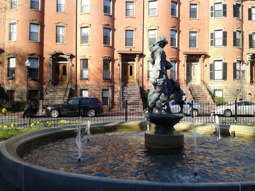 Worcester Square Statue