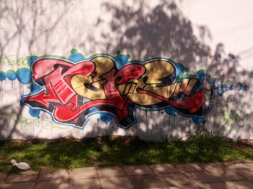 Graffiti 2 Perú Y Artigas