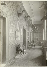 Hal van landhuis De Wildbaan, Driebergen, met  jachttrofeeën