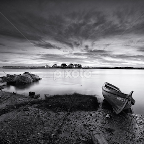B&W Sunset by Rui Catarino - Black & White Landscapes