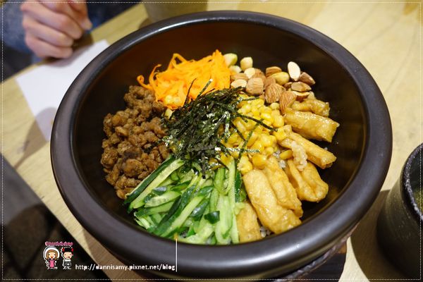 ▋新橋集團新橋井町 ヘルシー健康蔬食料理 新源店▋清大夜市水源街八分飽附近用餐~ 今天呷菜！！