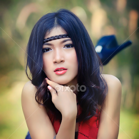 hencet by Omen egp II - Novices Only Portraits & People