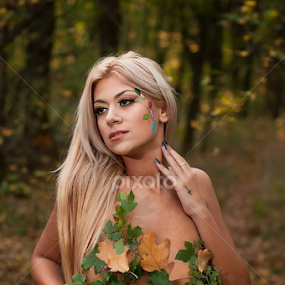 Frunzele și iarba !Model - Andreea Popescu MUA - Simona Popovici by David Eugen - Nudes & Boudoir Artistic Nude