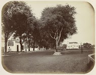 Het Hooge Pad te Makassar met rechts de protestantse kerk