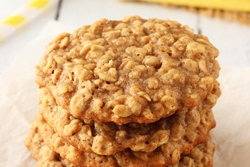 Moist and Chewy Banana Oatmeal Cookies