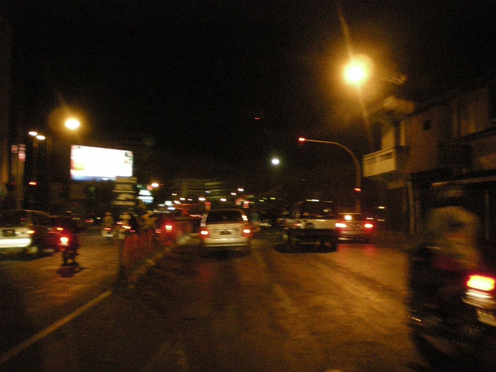 [SurabayaNightsceneBubutanKembar4.jpg]