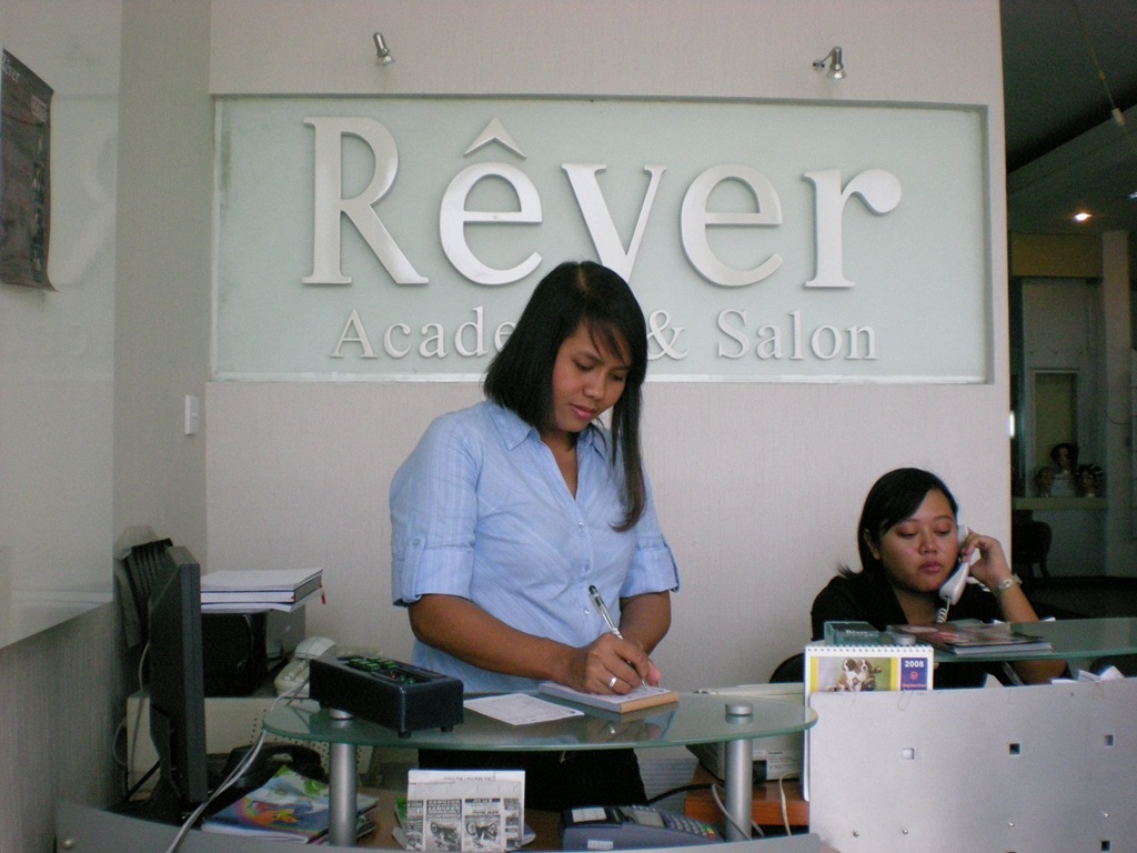 [ReverSekolahPotongRambutMakeUp23174.jpg]