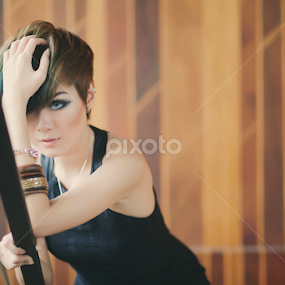 Pose by Jeffry Elferialdy - People Portraits of Women