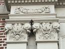Colonial Columns Detail