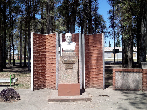 Estatua Domingo Faustino Sarmiento. 