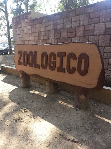 Entrada Al Zoo