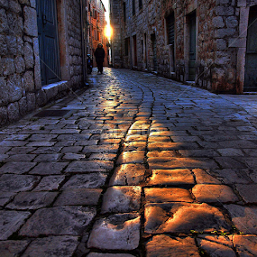 by Petar  Botteri - City,  Street & Park Street Scenes